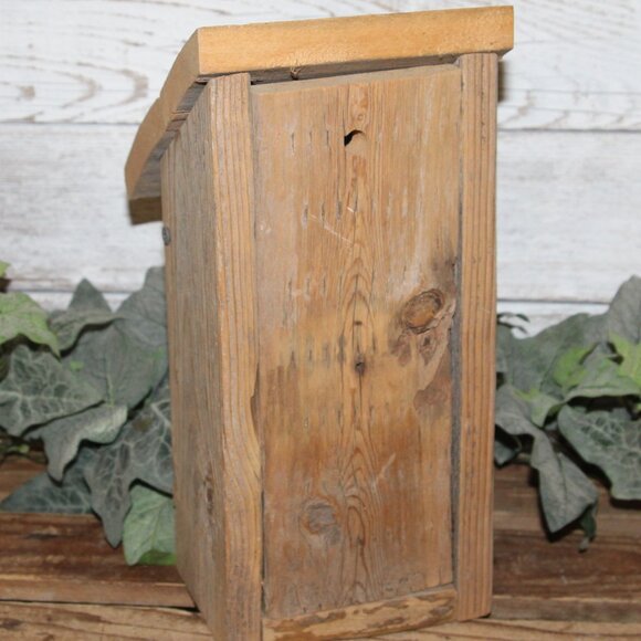 Adorable Rustic Vintage Primitive Farmhouse Reclaimed Wood Birdhouse - Picture 5 of 6